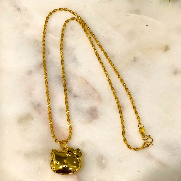 ✨NWT✨ Hello Kitty Gold Plated Locket Charm Necklace on Gold Plated Chain - Picture 9 of 9